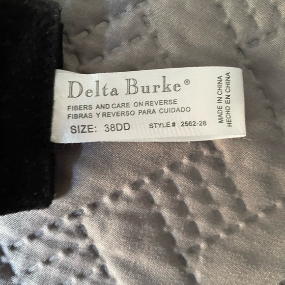 Delta Burke Intimates Bra - Picture 3 of 5